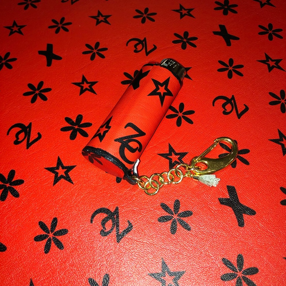 ZC (SHARK WATA) “SWLC18” BIC CASE W/ 18K GP Chain